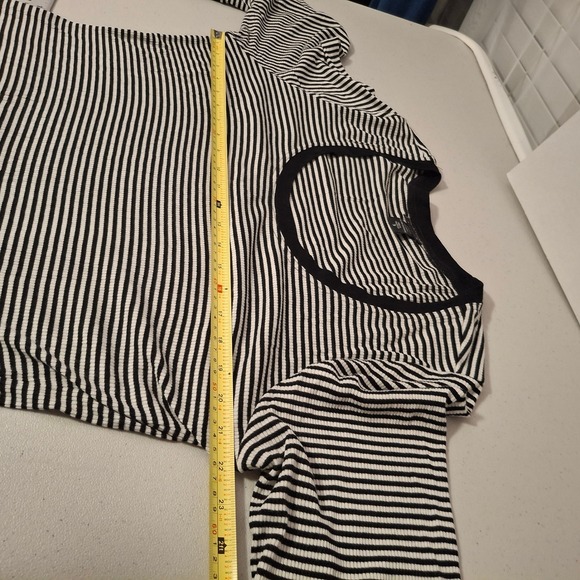 Torrid Womens Plus Size 3 Measures 1x Black White Striped Ribbed Knit  Tunic - Picture 6 of 6